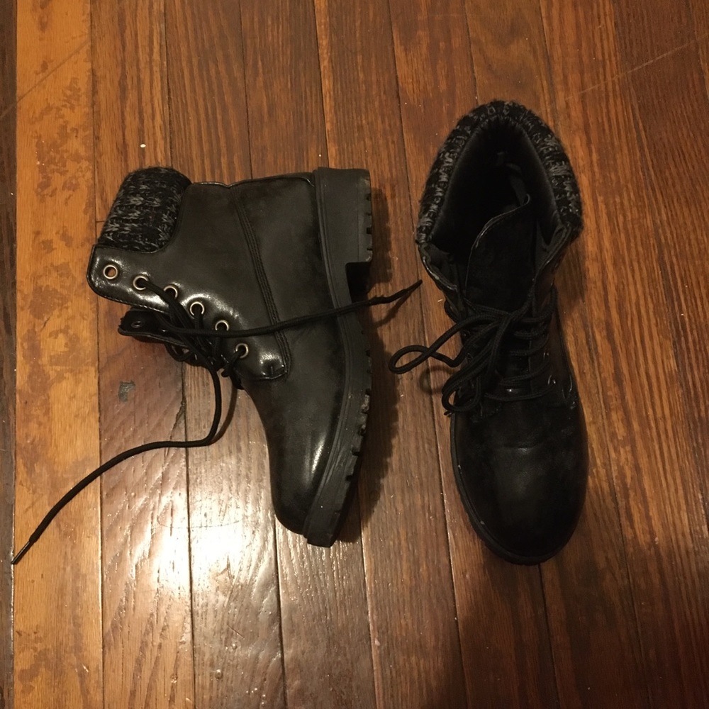 Combat boots